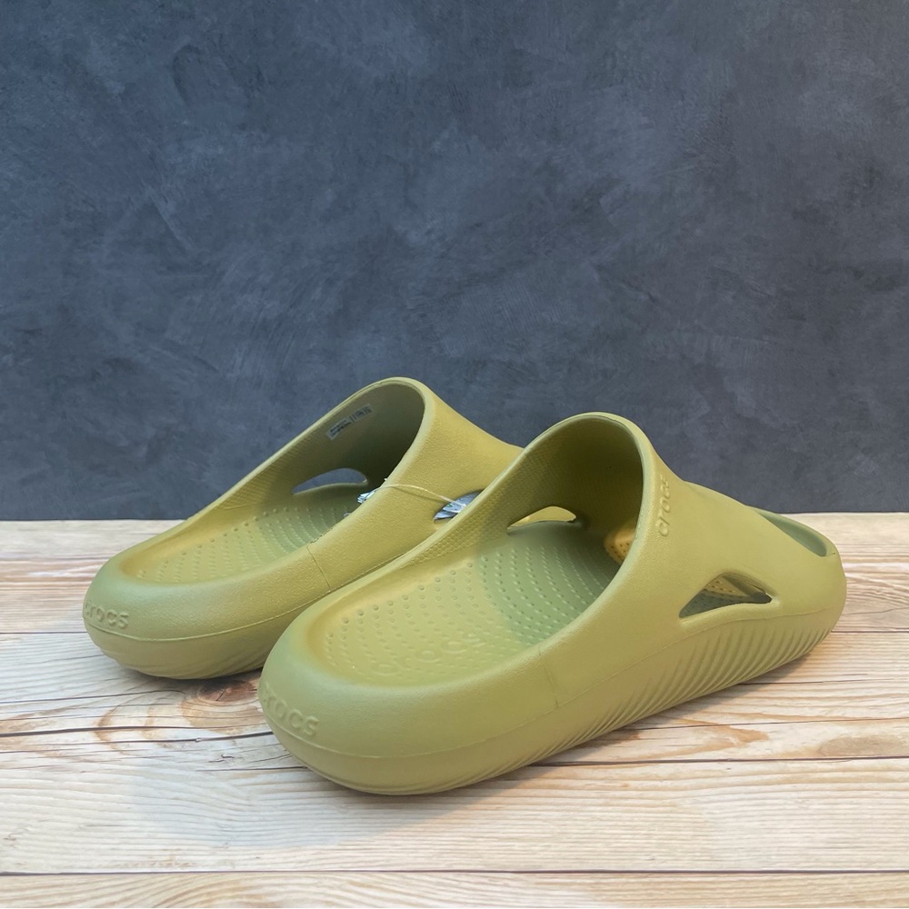 Crocs Mellow Recovery Slide - Picture 7 of 11
